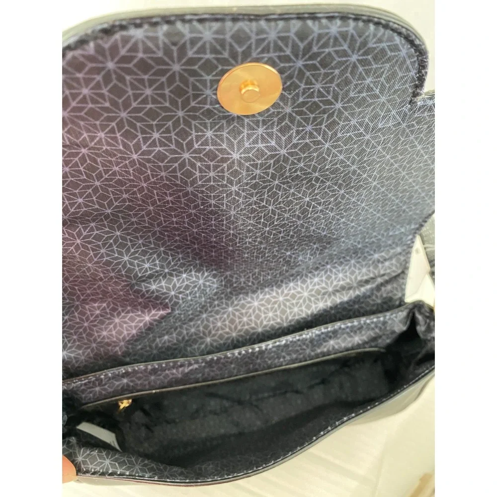 Time And True Shoulder Bag Women OS Black New Lizard Embossed Baguette Snap Magn - Picture 5 of 10